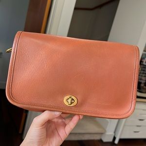 Vintage coach pocket purse 9755 British Tan Made in Costa Rica